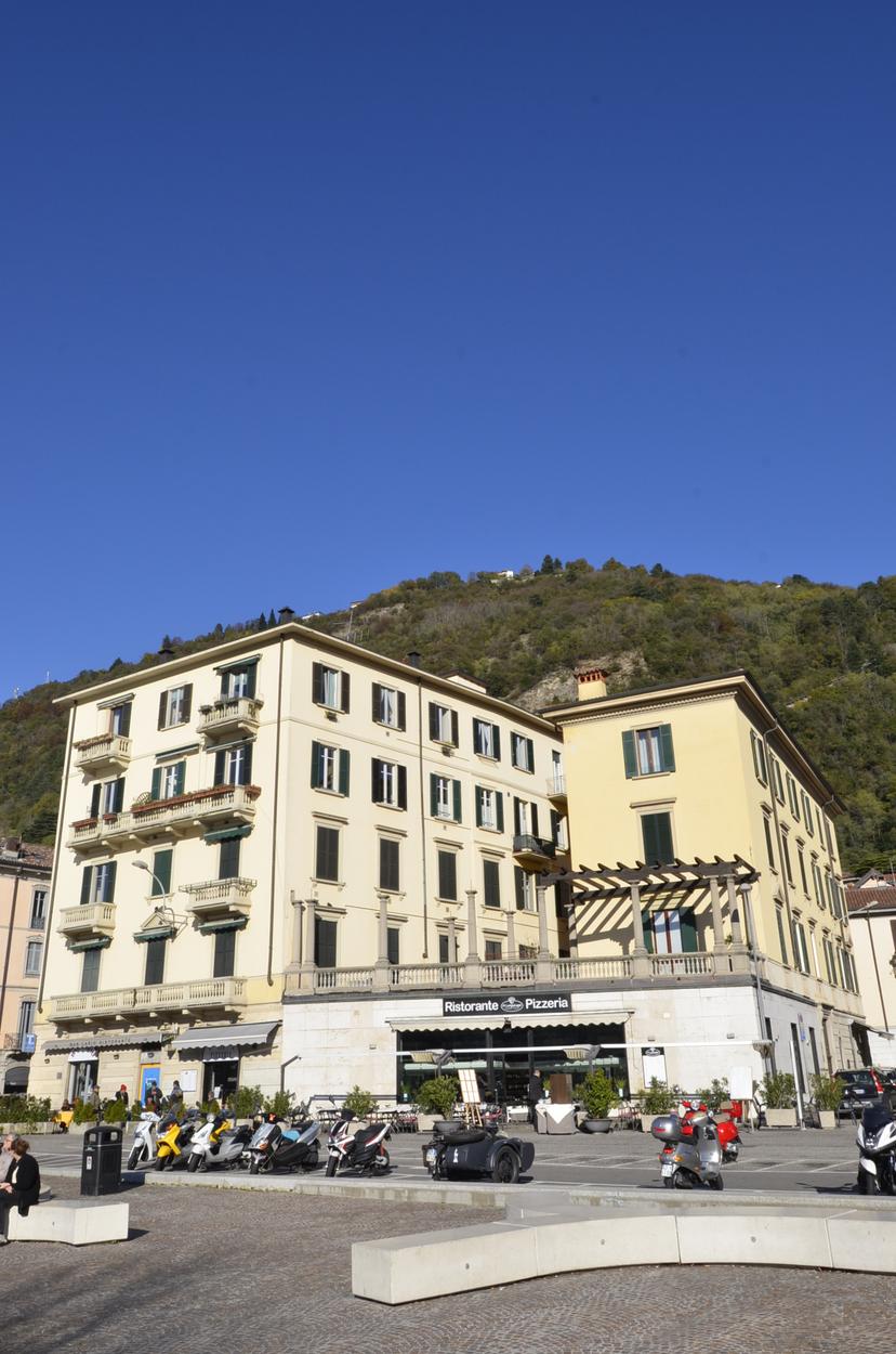 Trilocale in Piazza De Orchi 1, Como