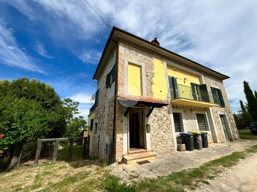 Casa indipendente in Vocabolo Collazzo, Calvi dell'Umbria — foto 2 di 5