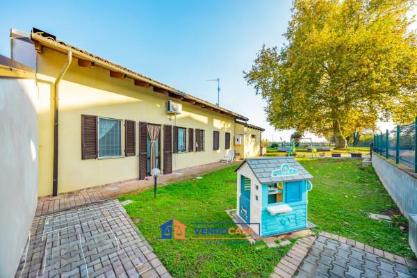 Villa in Via Costanzana 4, Asigliano Vercellese