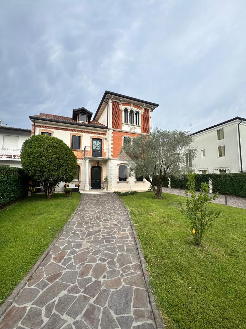 Villa in Via San Pacrazio 1, Loria
