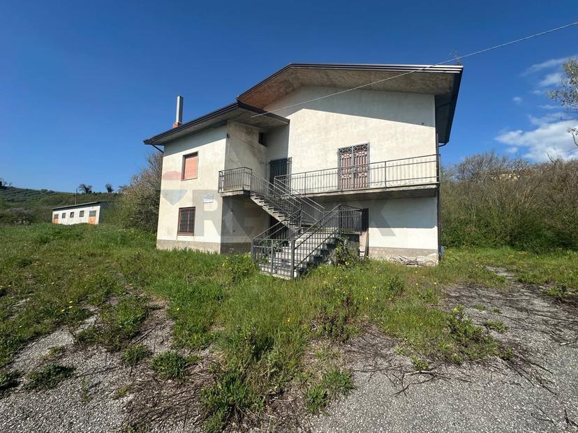Casa indipendente in C/da Capitorto Snc, Casalduni — foto 2 di 5