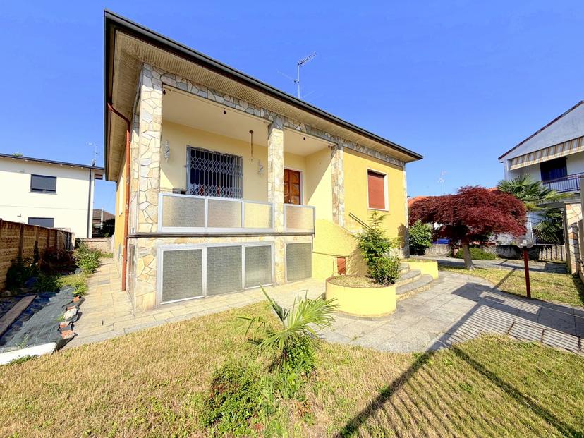 Villa in Via Goito , Arconate — foto 5 di 5