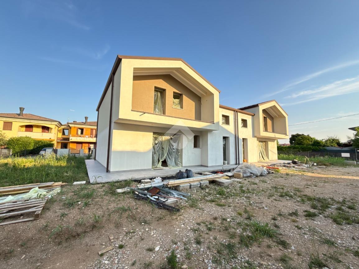 Villa in Via Monte Santo, Istrana