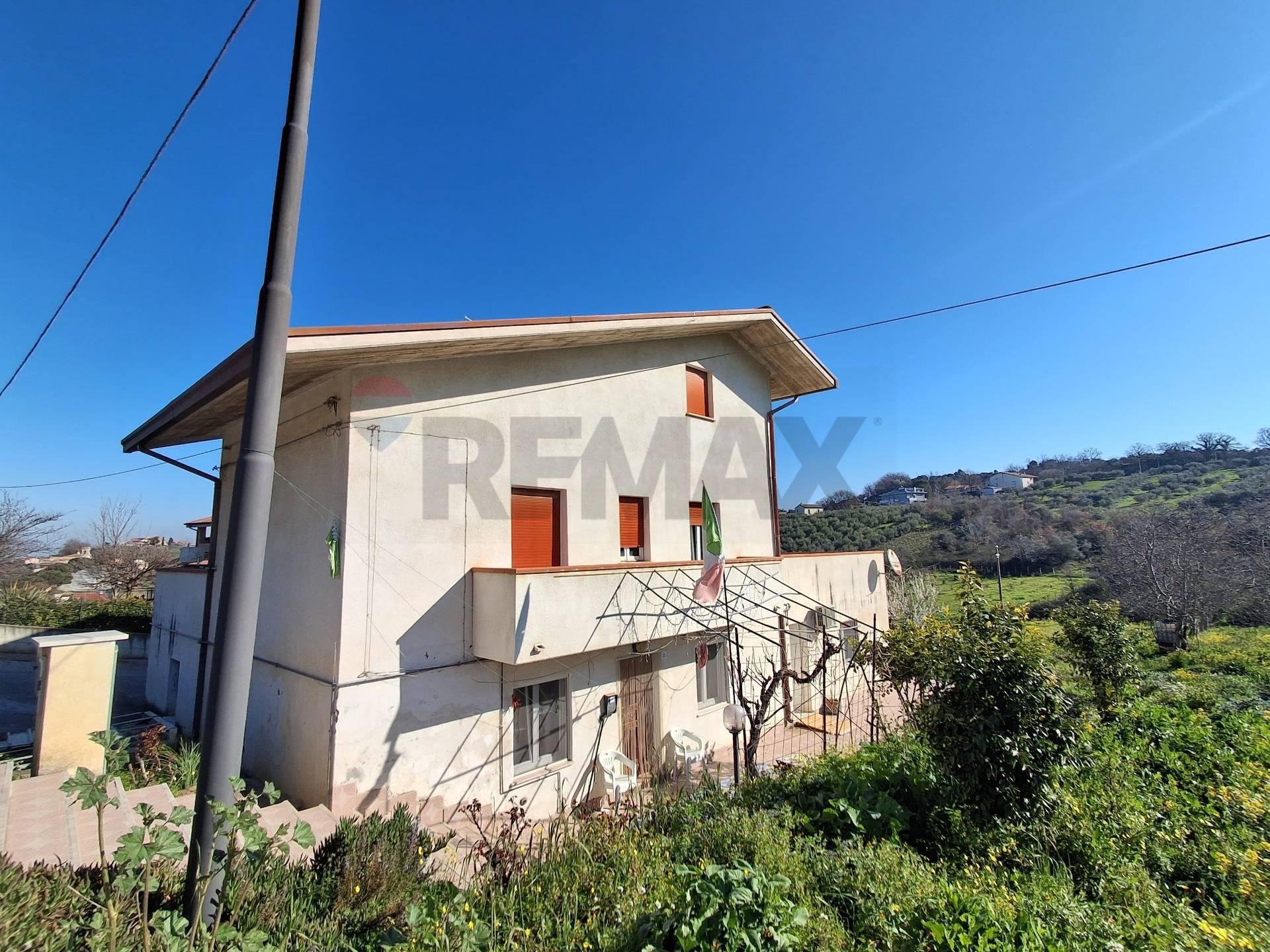 Casa indipendente in Via Ciommi 32, Castel Frentano