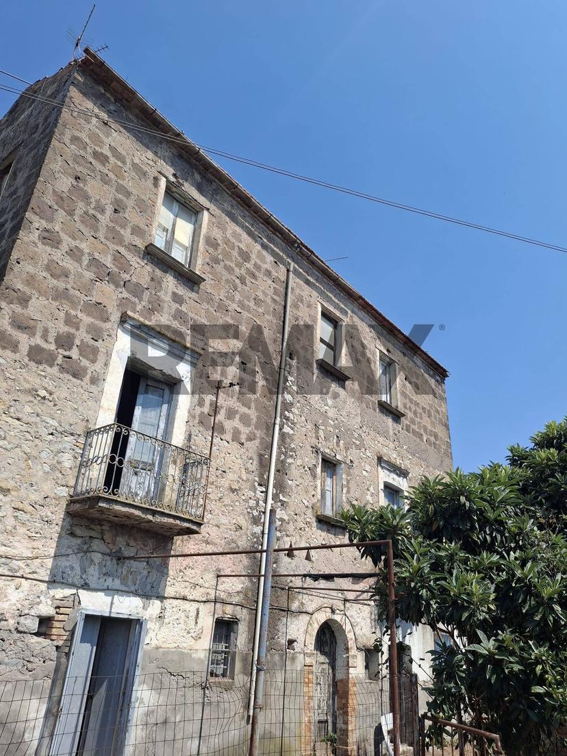 Casa indipendente, Santi Cosma e Damiano — foto 2 di 5