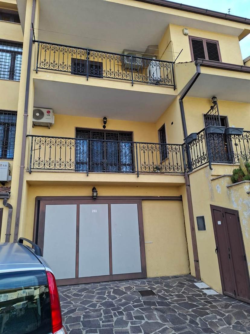 Villa a schiera in Via Giovanni Malagodi, Montalto Uffugo — foto 4 di 5