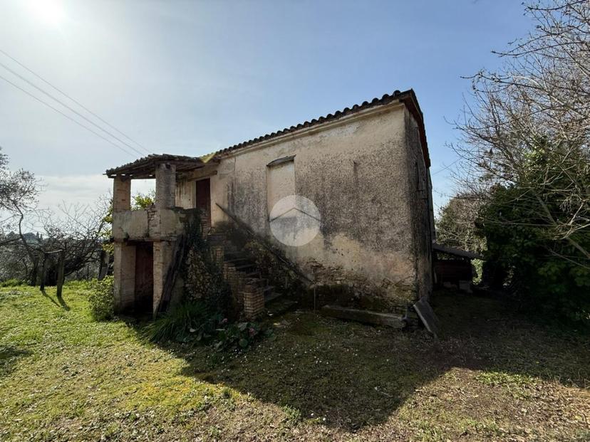 Casa indipendente in Vocabolo Spezzano, Montebuono — foto 2 di 5