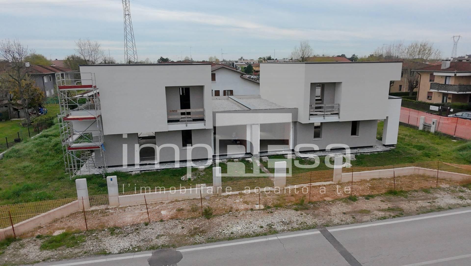 Villa in Via Olimpia, Paese