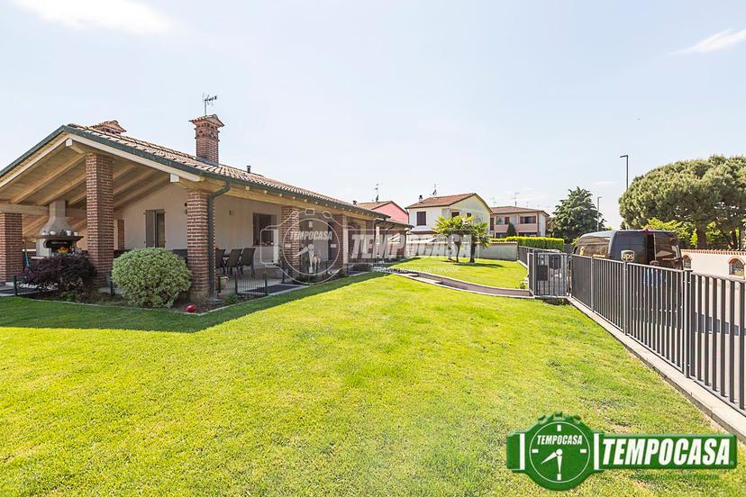 Villa in Via Lago Gerundo, Casaletto Ceredano — foto 2 di 5