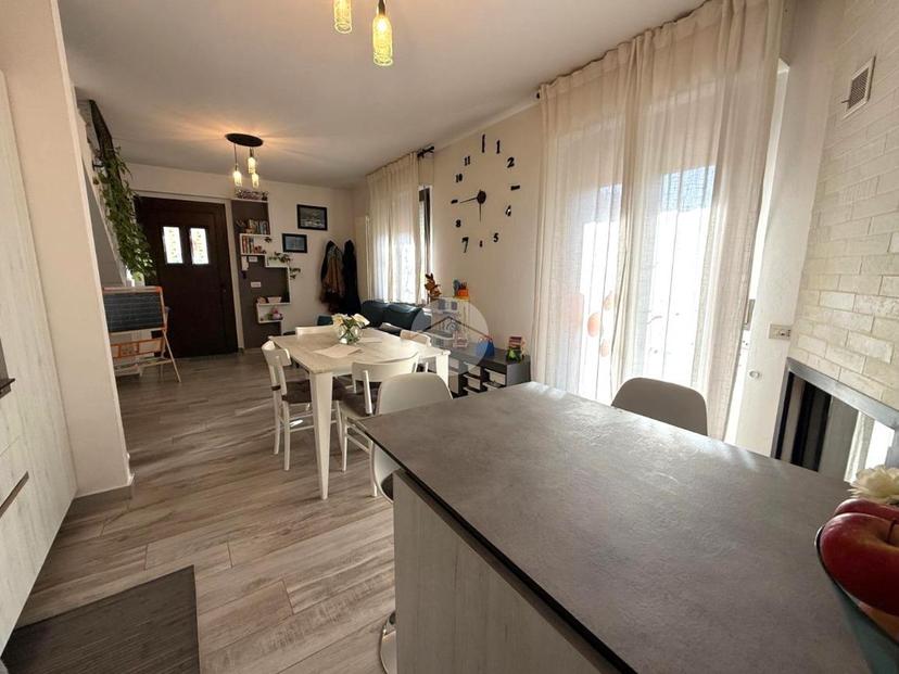 Casa indipendente in S.da Nazionale Flaminia 570, Fano — foto 2 di 5