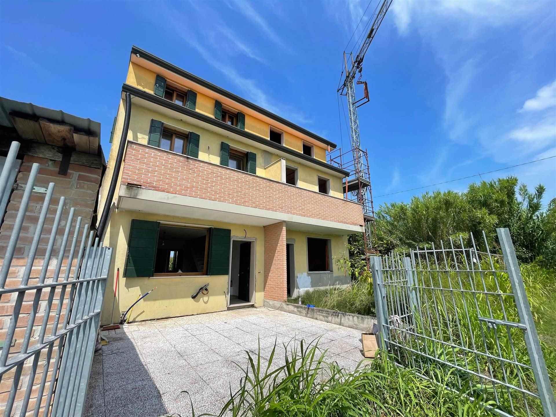 Villa a schiera in Via Canal di Valle, Chioggia