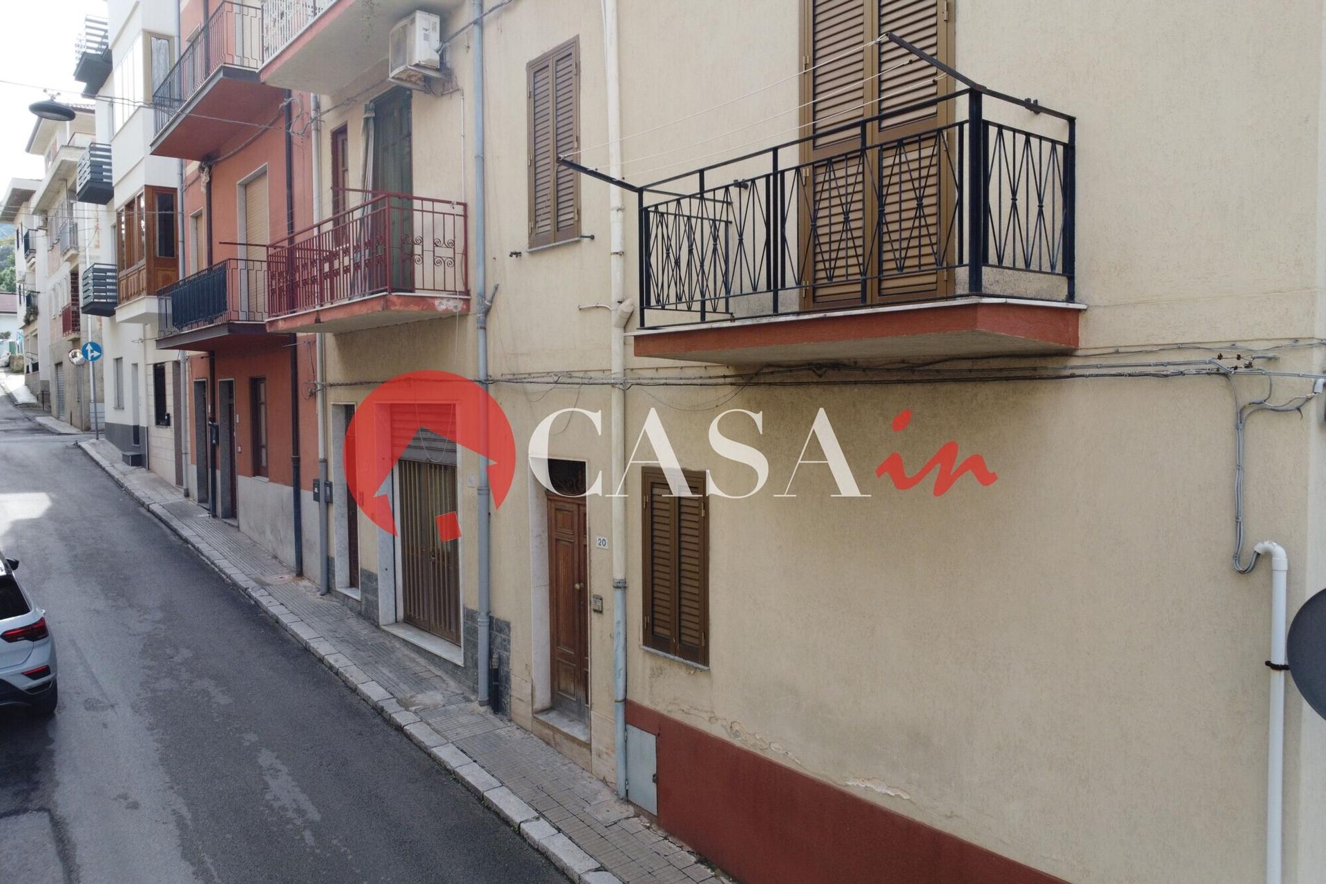 Appartamento in Monaci 24, Sant'Agata di Militello
