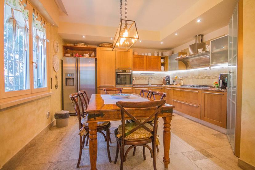 Casa indipendente in Via Cesari 36, Castel d'Azzano — foto 4 di 5