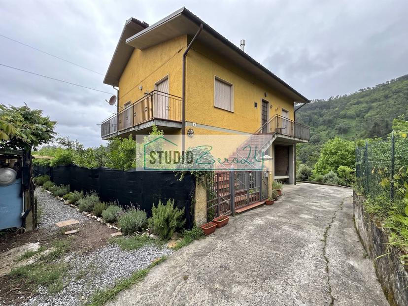 Casa indipendente in Via Paratella, Montignoso — foto 3 di 5
