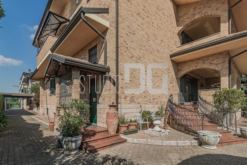 Villa bifamiliare in Via Zara, Limbiate — foto 5 di 5