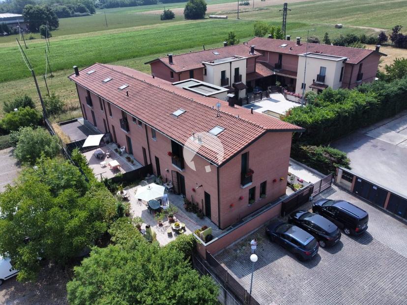 Villa a schiera in Via Renato Marmiroli 23, Reggio nell'Emilia — foto 2 di 5