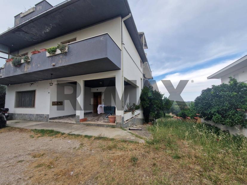 Casa indipendente in Viale dei Pini 73, Collecorvino — foto 2 di 5