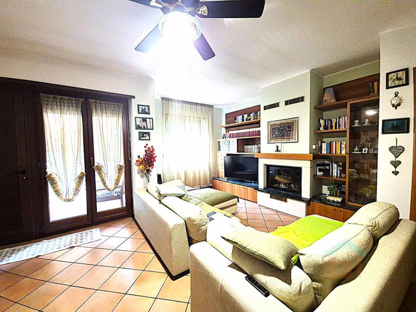 Villa a schiera in VI 2 Giugno 24, Staranzano — foto 2 di 5