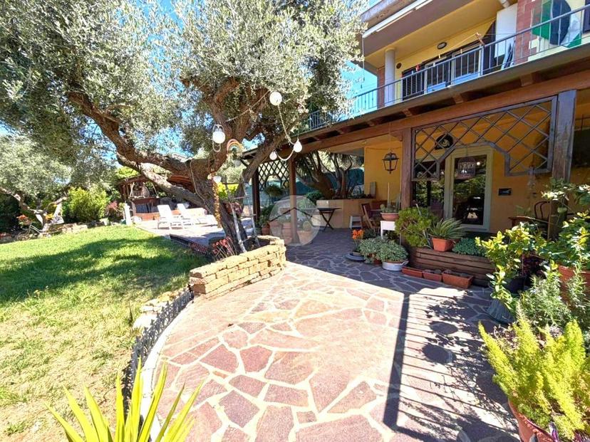 Villa in Via Arno 37, San Giacomo degli Schiavoni — foto 4 di 5