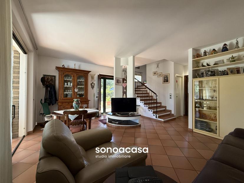 Villa in Via Paolo Ferrari, 11, Mondolfo