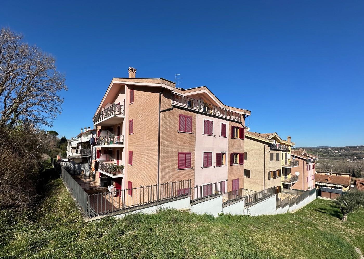 Trilocale in Via Marzabotto Snc, Orte