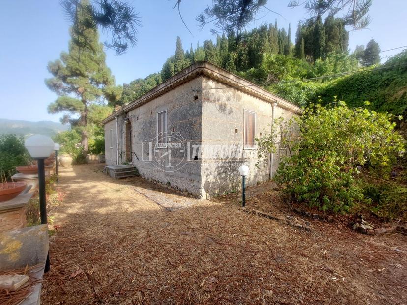Villa in Via Stretto Fontana, Monforte San Giorgio — foto 3 di 5