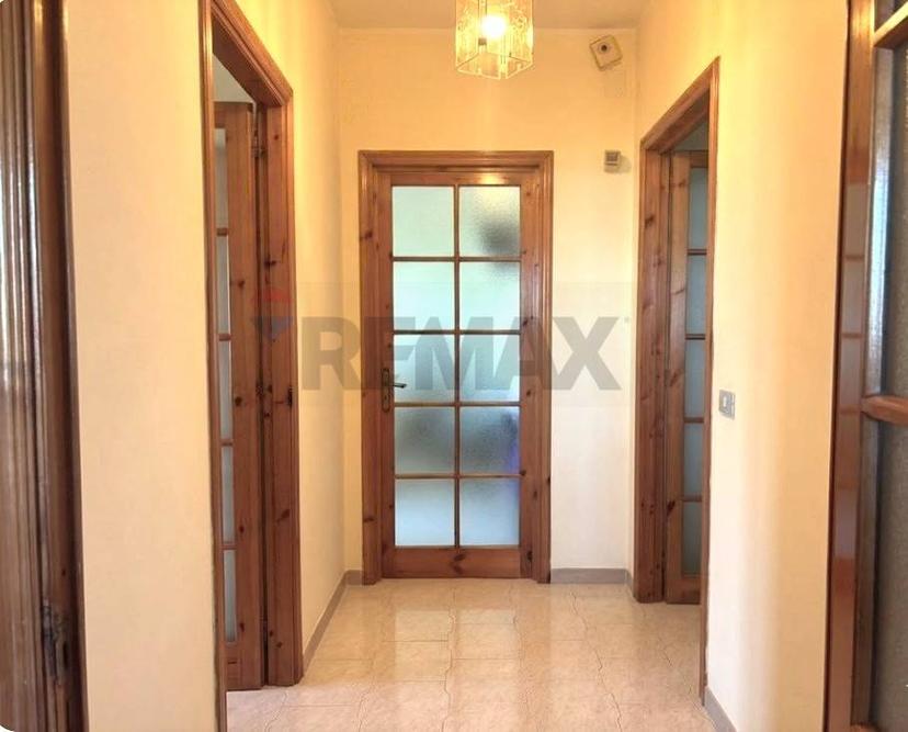 Trilocale in Via Genova 11, Trani — foto 3 di 5