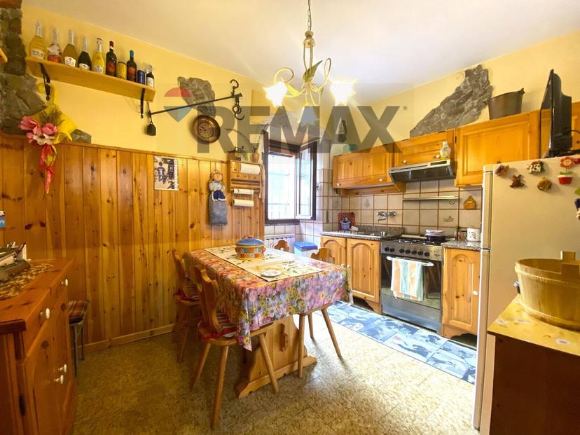 Casa indipendente in Via Cav. Giovanni Rossi, Stresa — foto 4 di 5