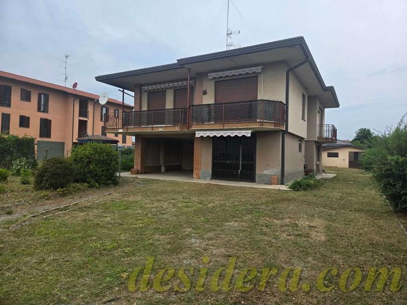 Villa unifamiliare, Varallo Pombia