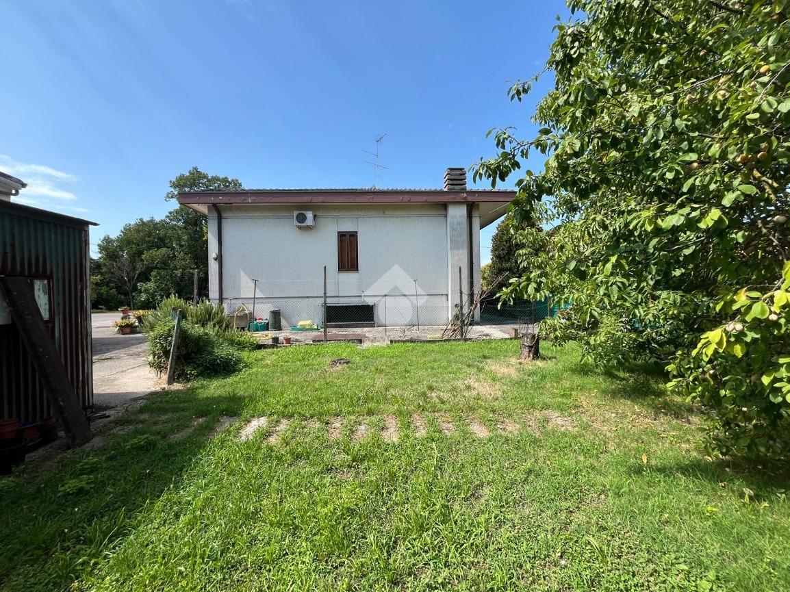 Villa in Via Trieste, Castel d'Ario