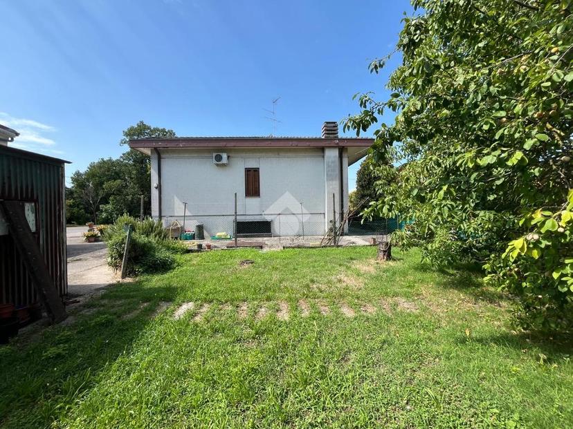 Villa in Via Trieste, Castel d'Ario