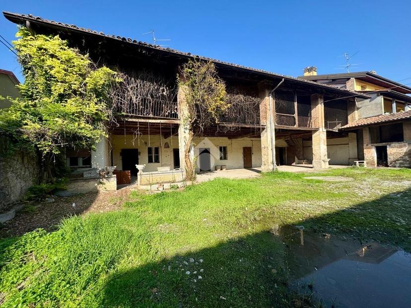 Villa in Via Martiri della Libertà 7, Vailate — foto 3 di 5