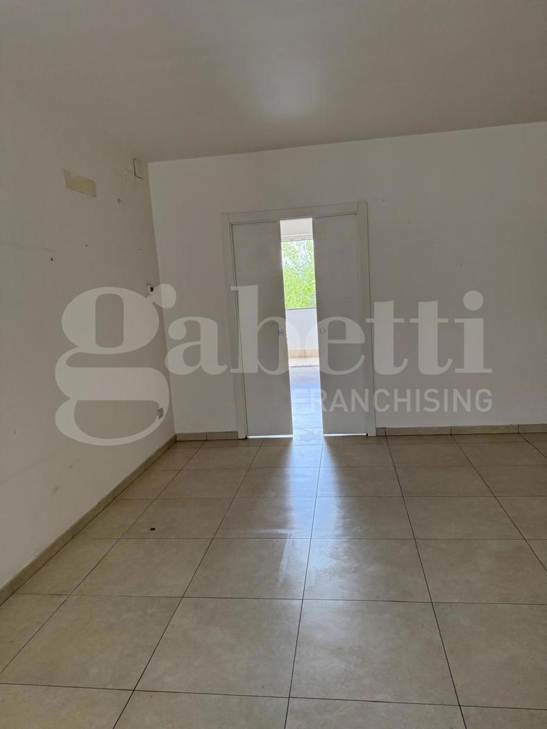 Quadrilocale in Via Nazionale Appia, Curti — foto 3 di 5