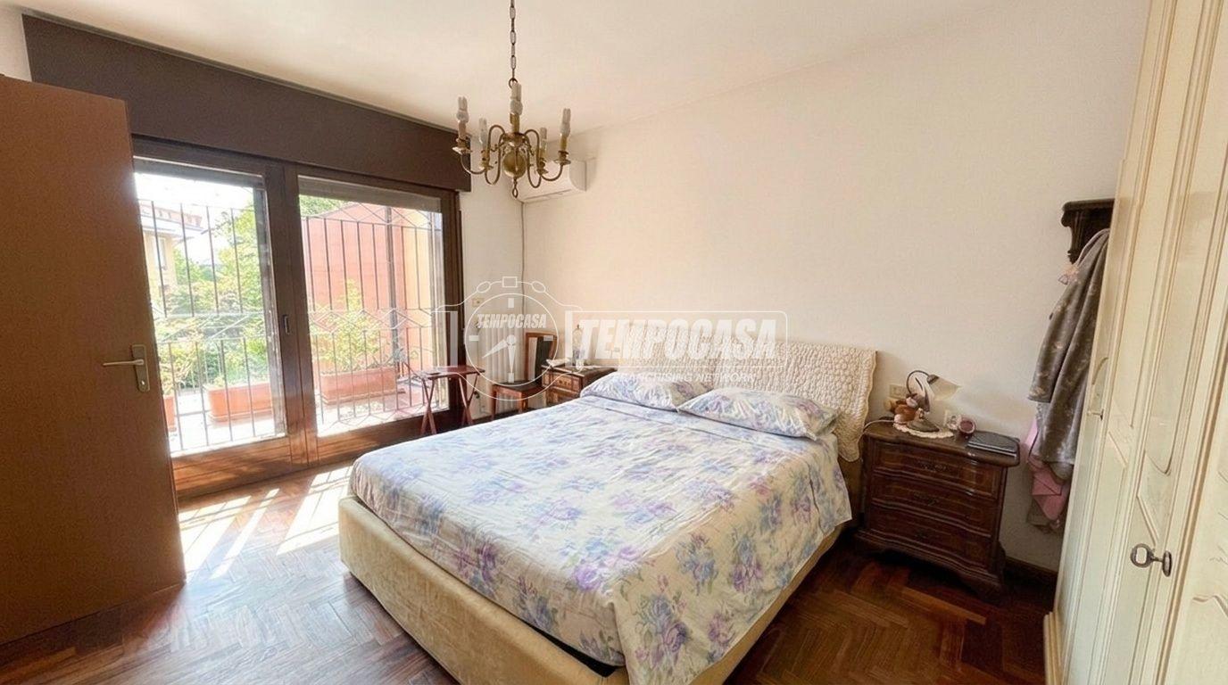 Casa indipendente in Via Bellinzona 7, Monza