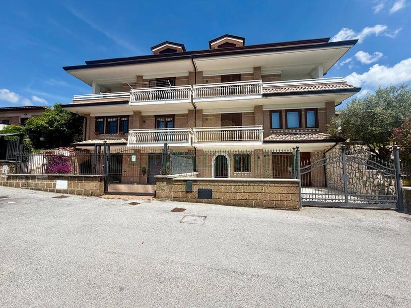 Villa in Contrada Pagliarone 23, Avellino — foto 3 di 5