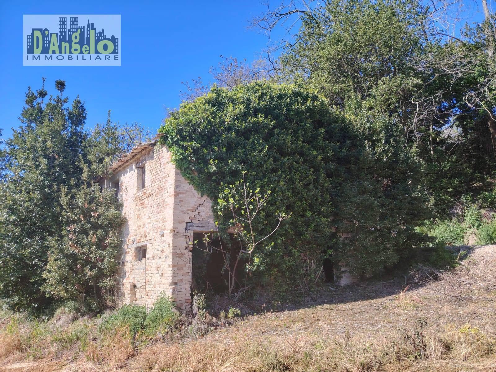 Casa indipendente in Contrada Sologna, Petritoli