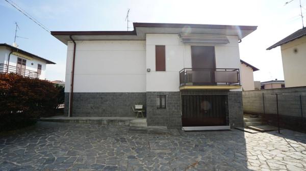 Villa in Via Privata Vincenzo Bellini 10, Cassolnovo