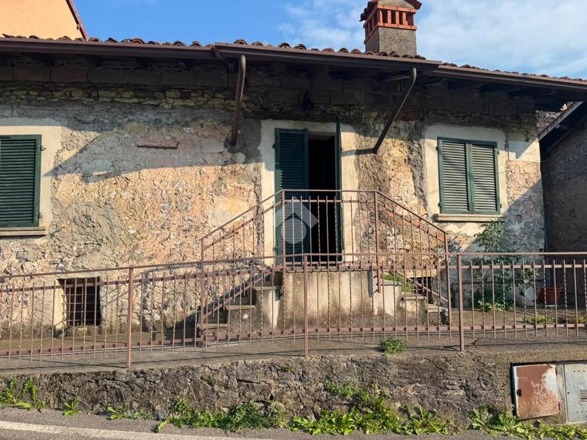 Casa indipendente in Via Monte Adamello 2, Solto Collina — foto 2 di 5