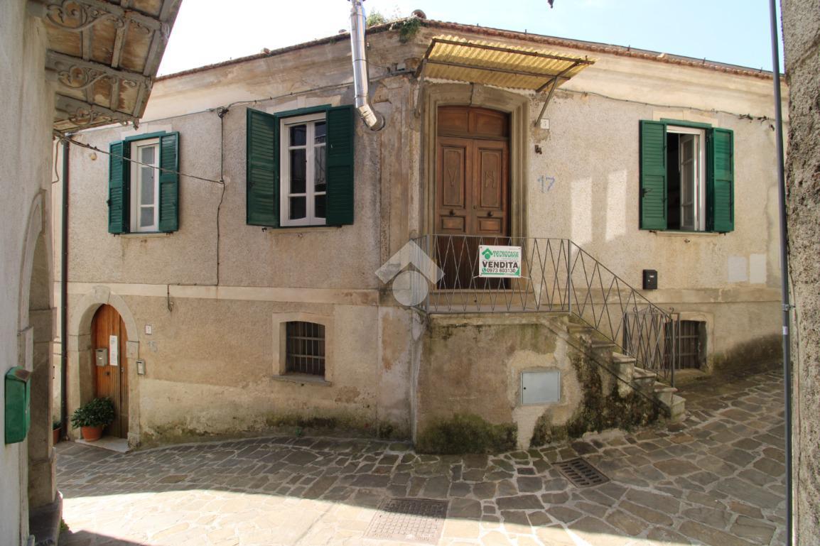 Trilocale in Via Lombardi 15, Tortorella