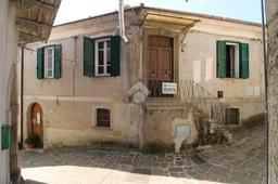 Trilocale in Via Lombardi 15, Tortorella