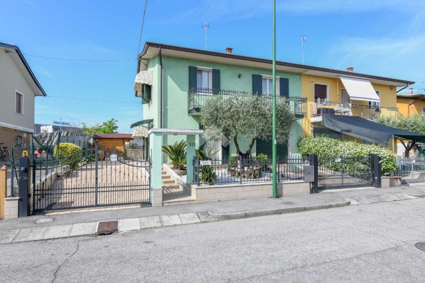 Villa in Via Lombardia 10, Peschiera del Garda — foto 3 di 5