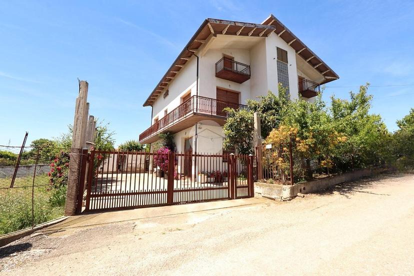 Villa in Strada dei Fiori 60, Città Sant'Angelo — foto 3 di 5