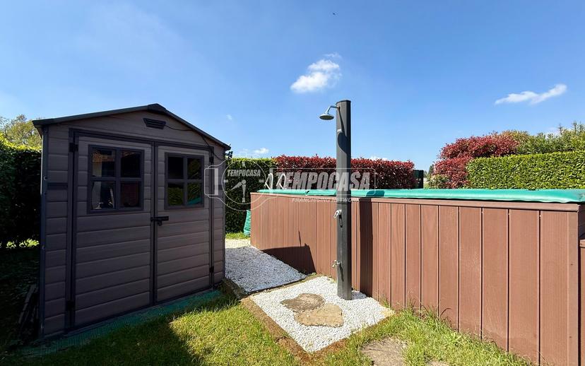 Villa a schiera in Via Foscolo Ugo 8/B, Casatenovo — foto 2 di 5