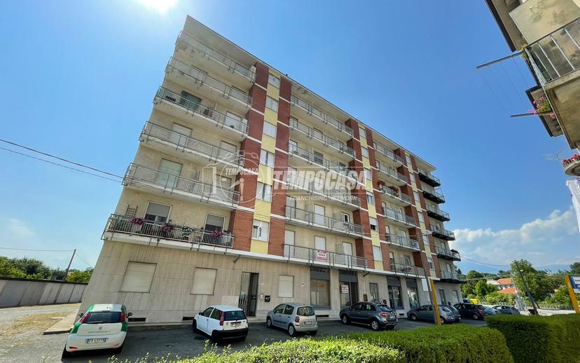 Trilocale in Viale Camillo Olivetti 11, Agliè — foto 3 di 5