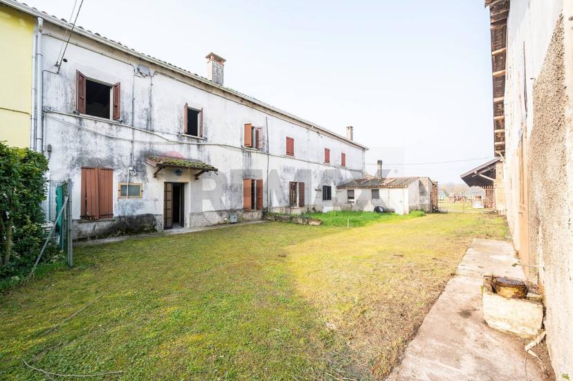 Casa indipendente in Strada Mantova 64, Marmirolo — foto 2 di 5