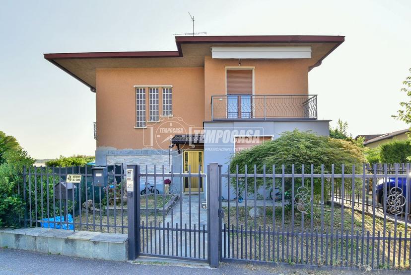 Quadrilocale in Via Alzate 28, Albese con Cassano — foto 4 di 5