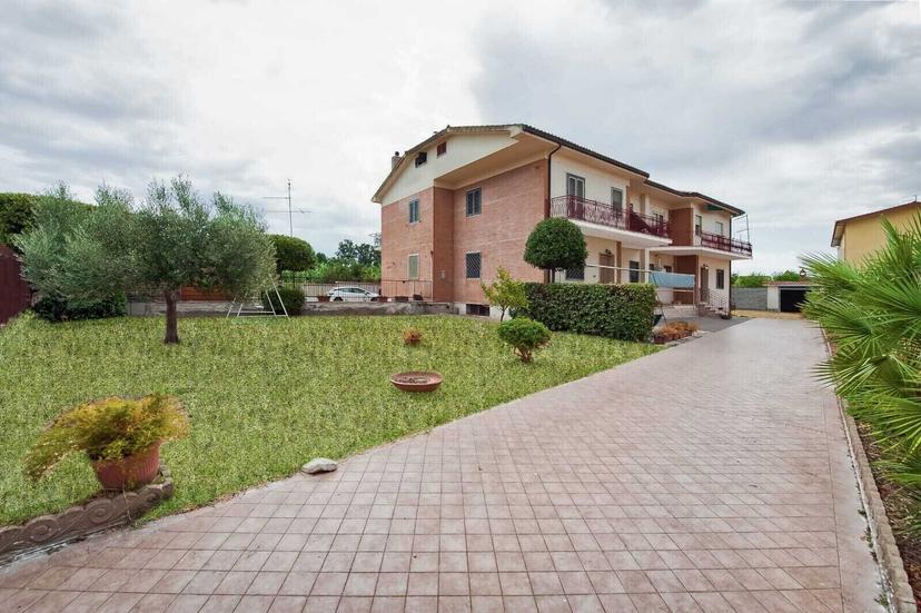 Villa a schiera in Via Lerici 6, Pomezia — foto 2 di 5