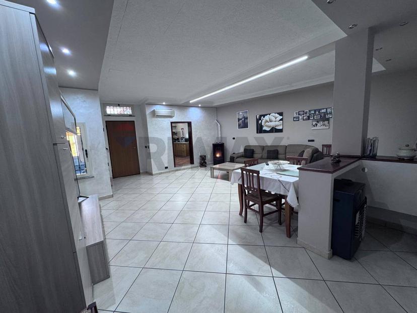 Casa indipendente, Corigliano-Rossano — foto 2 di 5