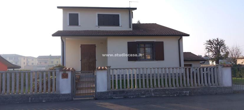 Villa in Via Lago Gerundo, Dovera — foto 4 di 5