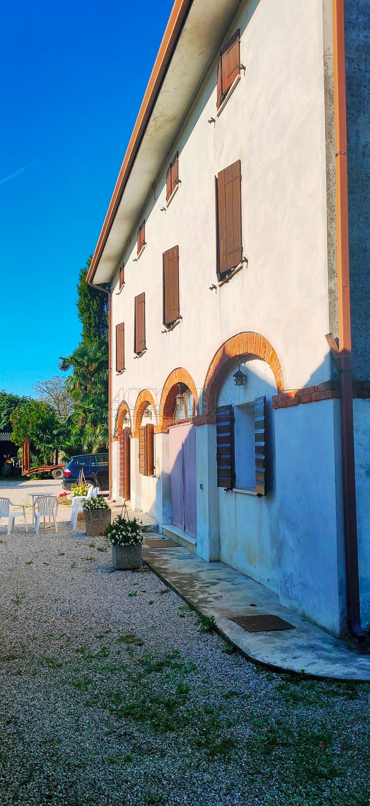 Casa indipendente in Via Borgo, Longare